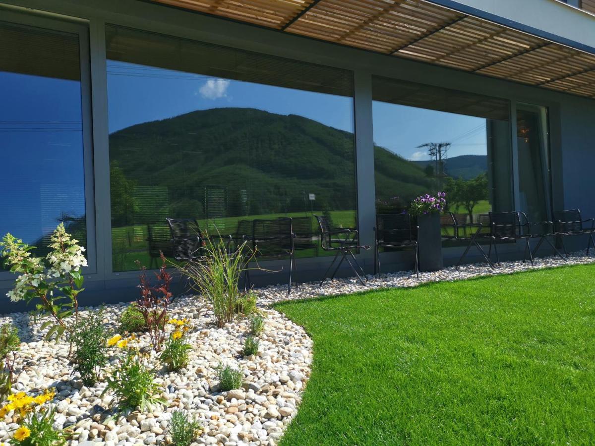 Hotel Maralak Kunčice pod Ondřejníkem المظهر الخارجي الصورة